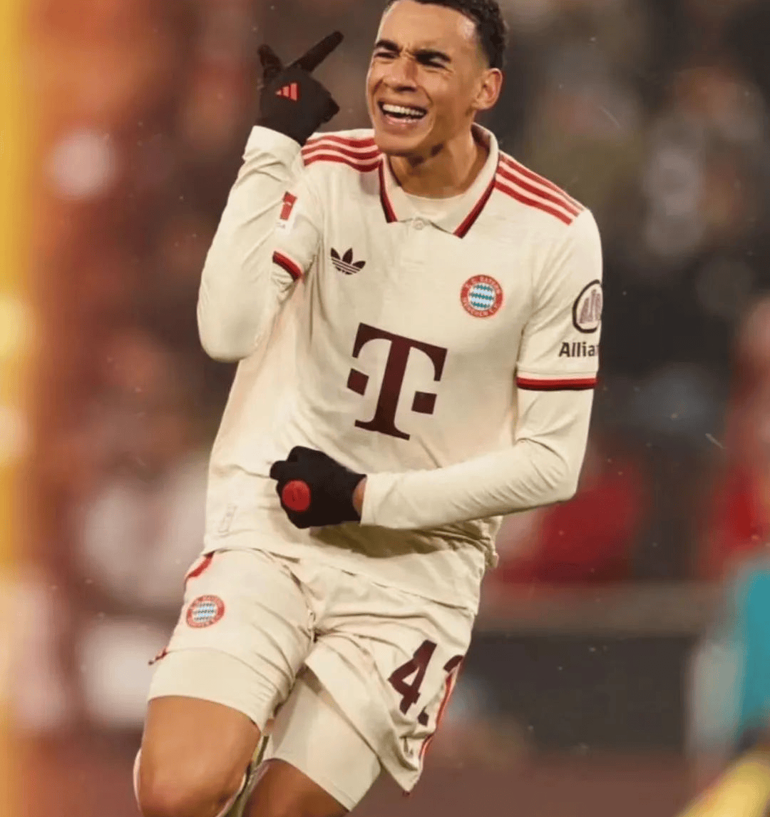 九游官方娱乐 -包含转折点！勒沃库森完成体检，西甲关键时刻攻防权衡，气氛紧张，训练强度明显提升的词条